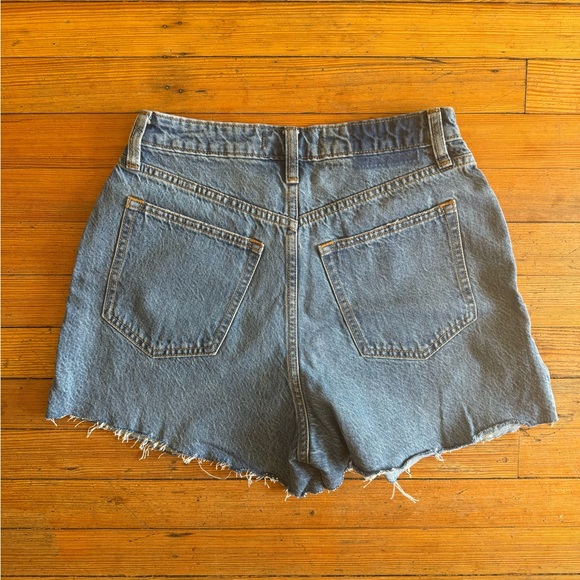 SOLD • CURVE LOVE HIGH RISE LOOSE SHORT - Picture 3 of 5